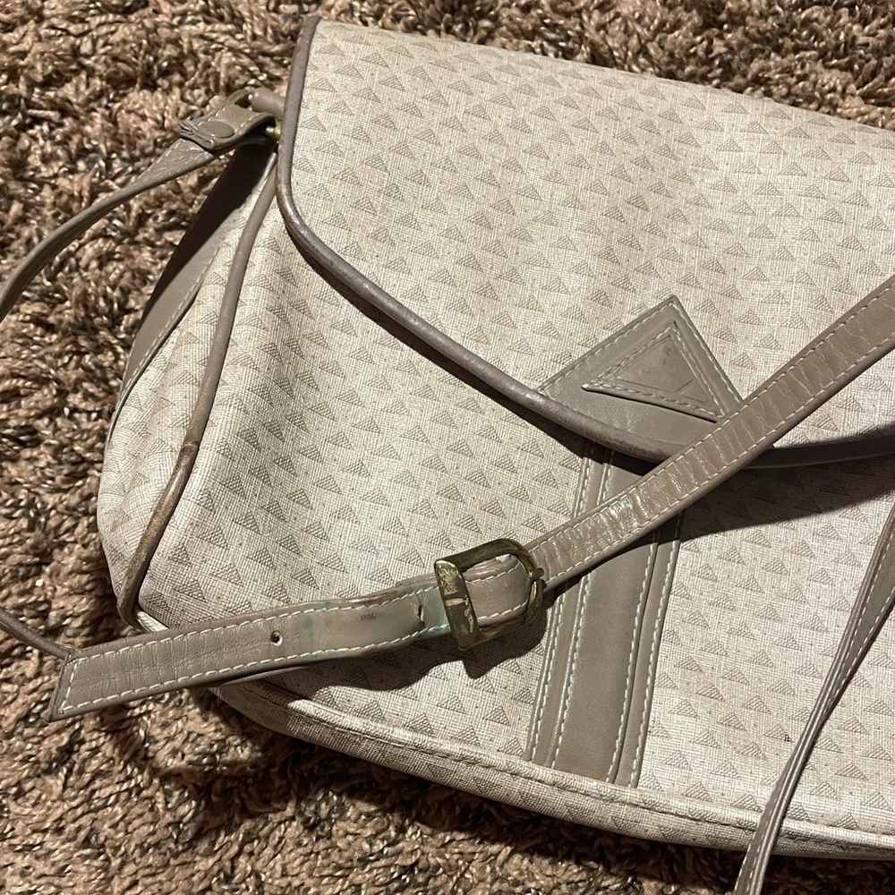 Vintage 1984 Liz Claiborne Purse - Beige Triangle - Picture 2 of 6